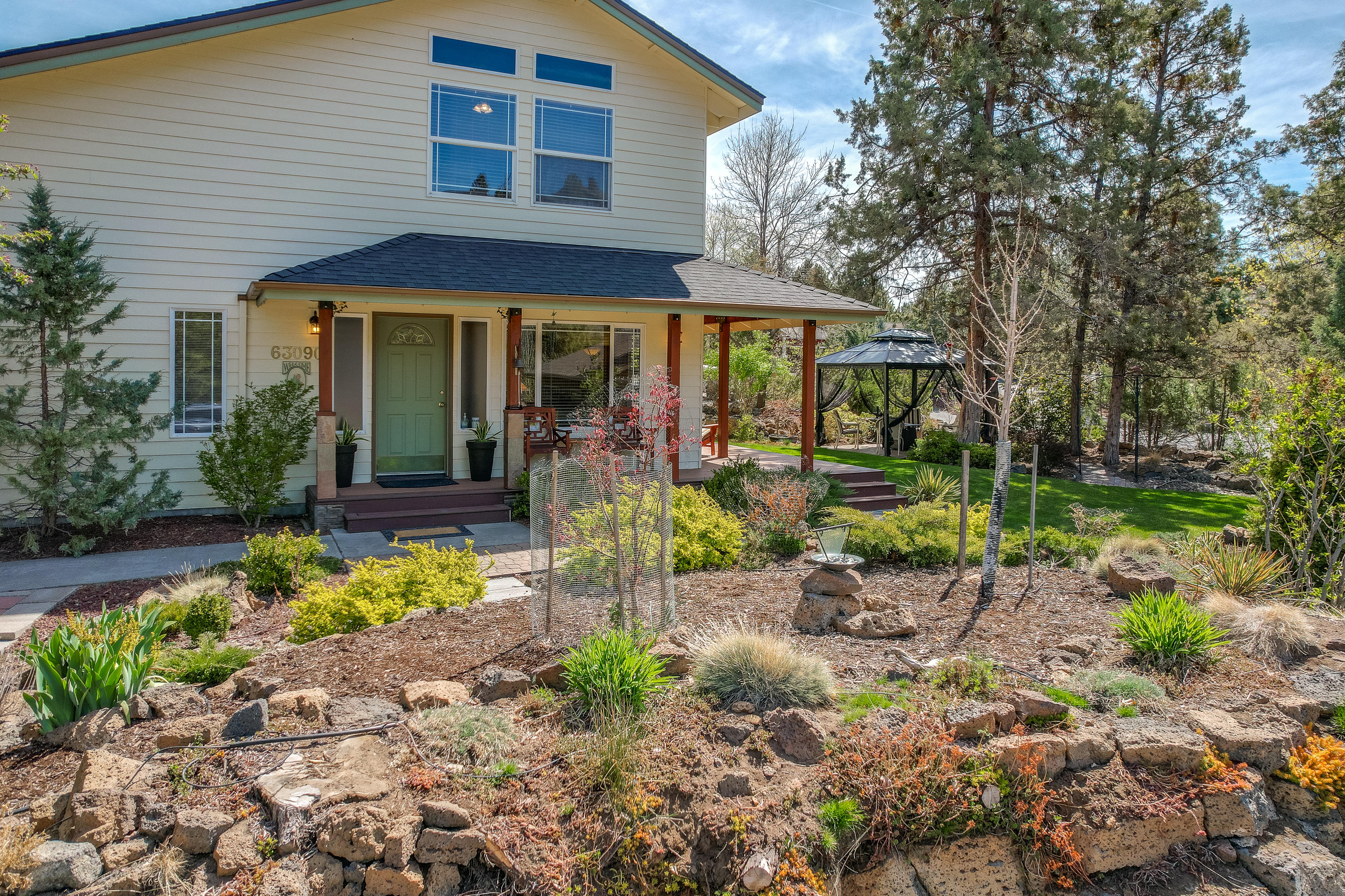 63090 Casey Place Bend, OR 97703 - Photo 4 of 46 63090CaseyPl_Exterior6