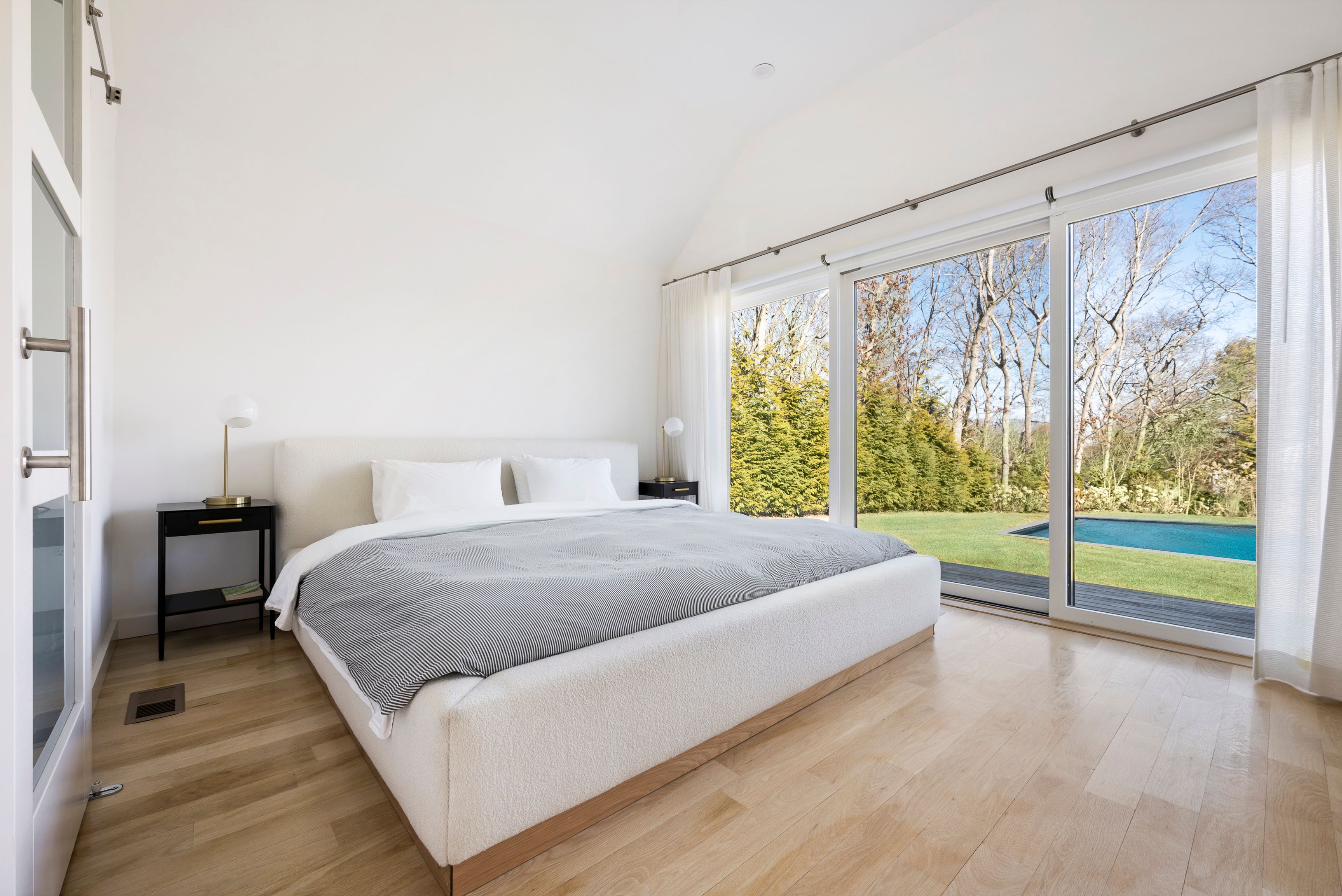 88 Springy Banks Road East Hampton, NY 11937 - Photo 12 of 23 Gallery Image 12