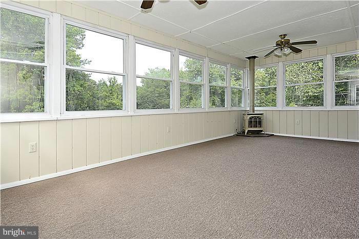 103 Claiborne Road Edgewater, MD 21037 - Photo 13 of 27 Interior (General)