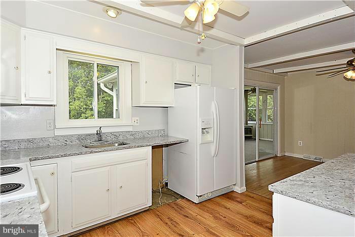 103 Claiborne Road Edgewater, MD 21037 - Photo 14 of 27 Kitchen