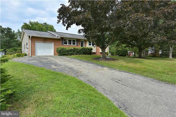 103 Claiborne Road Edgewater, MD 21037 - Photo 3 of 27 Exterior (Front)