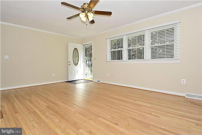 103 Claiborne Road Edgewater, MD 21037 - Photo 5 of 27 Living Room