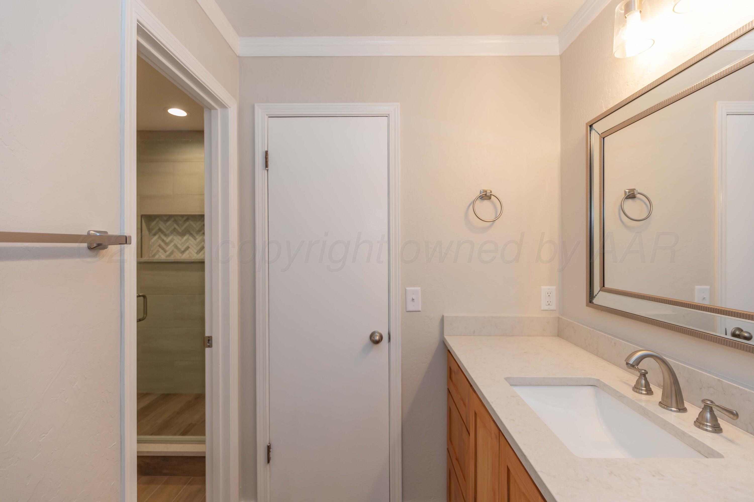 6604 Falcon Road Amarillo, TX 79109 - Photo 8 of 16 MASTER BATH VIEW 2