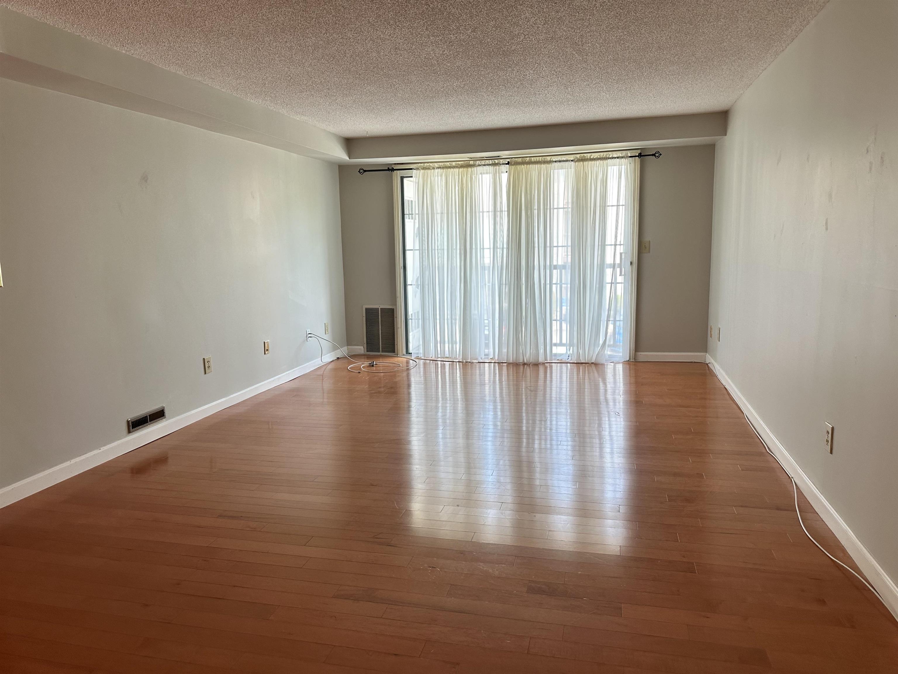 199 Cannongate III Road Nashua, NH 03063 - Photo 3 of 36 Gallery Image 3