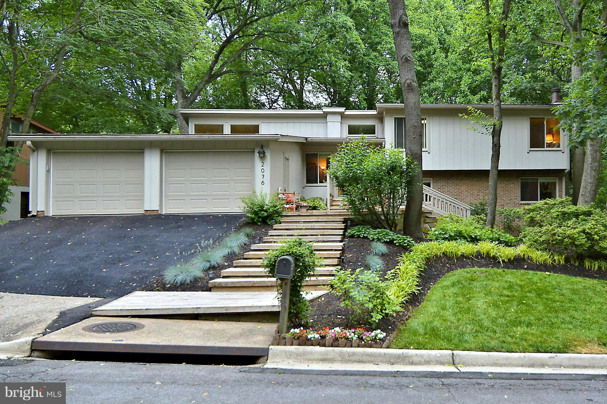 2076 Amberjack Court Reston, VA 20191 - Photo 1 of 30 Exterior (Front)