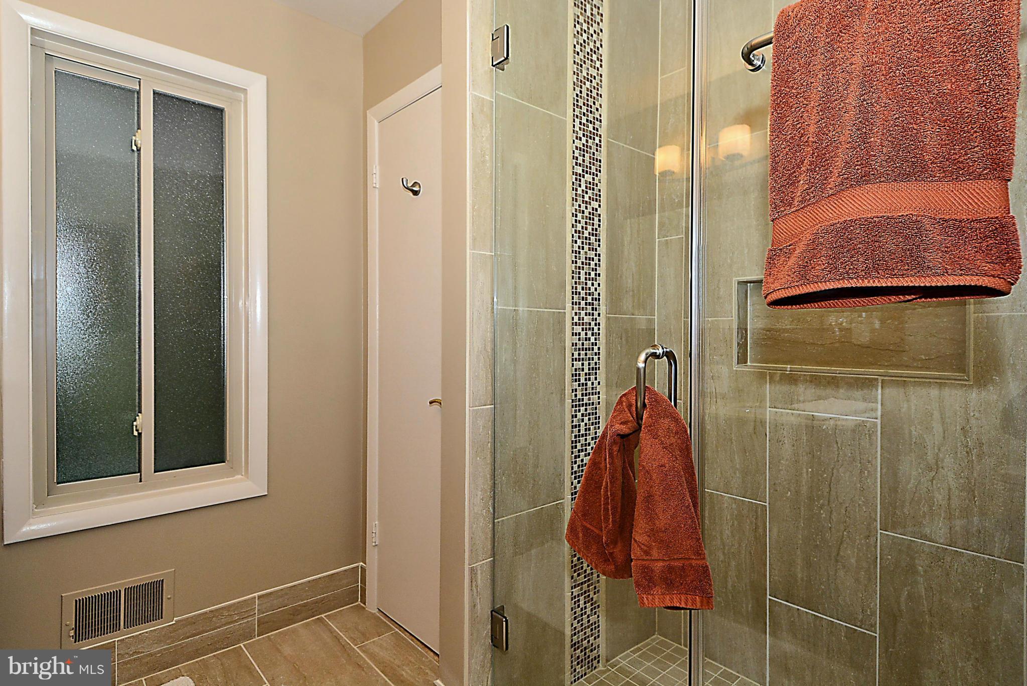 2076 Amberjack Court Reston, VA 20191 - Photo 16 of 30 Bath (Master)