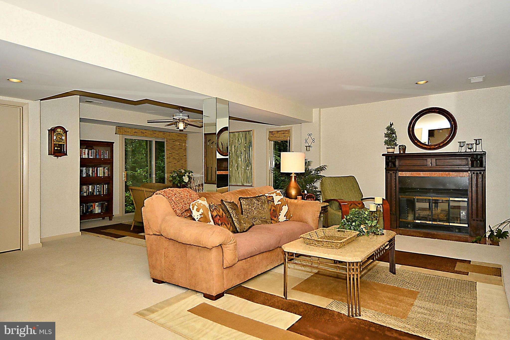 2076 Amberjack Court Reston, VA 20191 - Photo 17 of 30 Family Room