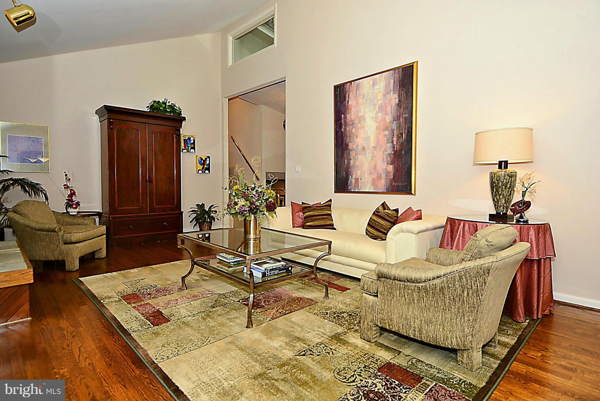 2076 Amberjack Court Reston, VA 20191 - Photo 6 of 30 Living Room