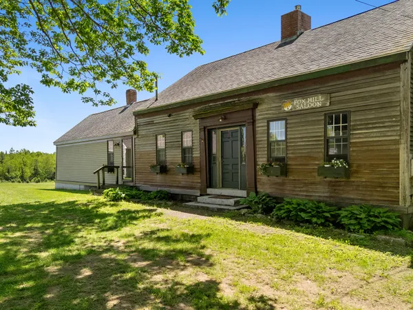 $895,000 | 32 Fox Meade Lane, Searsmont, ME 04973