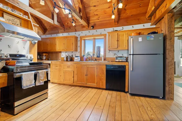 $895,000 | 32 Fox Meade Lane, Searsmont, ME 04973