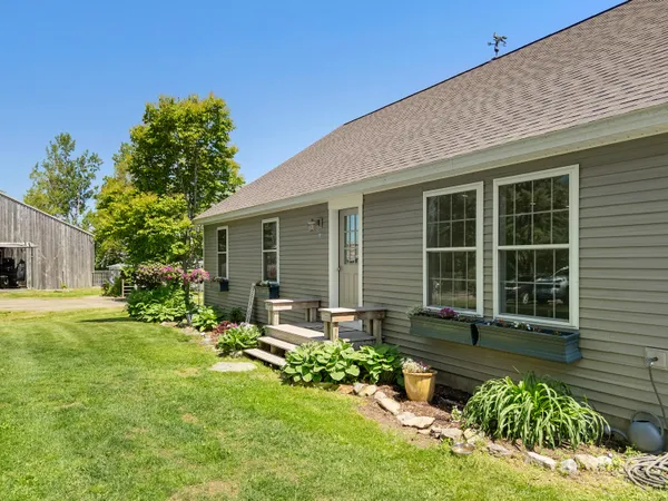 $895,000 | 32 Fox Meade Lane, Searsmont, ME 04973