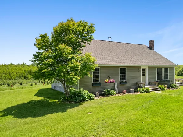 $895,000 | 32 Fox Meade Lane, Searsmont, ME 04973