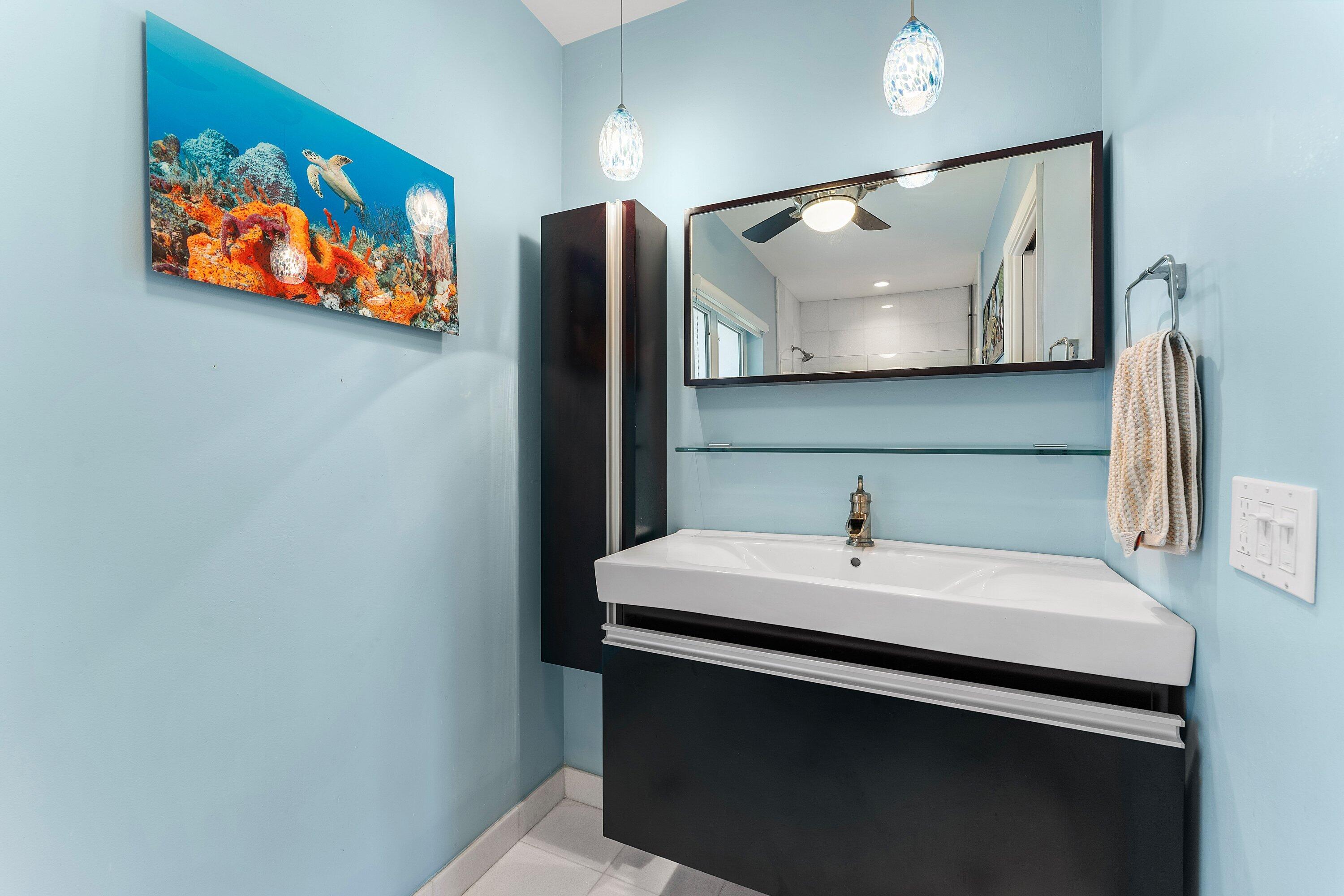 940 Mulberry Way Boca Raton, FL 33486 - Photo 26 of 39 Guest Bedroom bath-en suite
