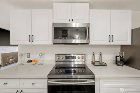 $615,000 | 2102 Southwest 322nd Street, Federal Way, WA 98023