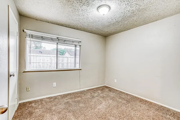 $1,815 | 7010 Foxmont Lane, Humble, TX 77338