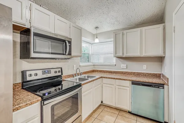 $1,815 | 7010 Foxmont Lane, Humble, TX 77338