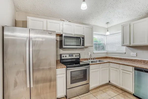 $1,815 | 7010 Foxmont Lane, Humble, TX 77338