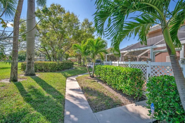 $335,000 | 1947 Stratford Way, West Palm Beach, FL 33409