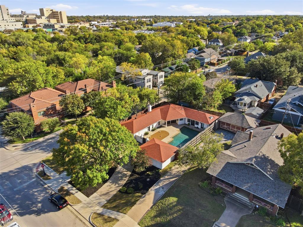 2201 Mistletoe Boulevard Fort Worth, TX 76110 - Photo 28 of 31 an aerial view of residential houses with outdoor space