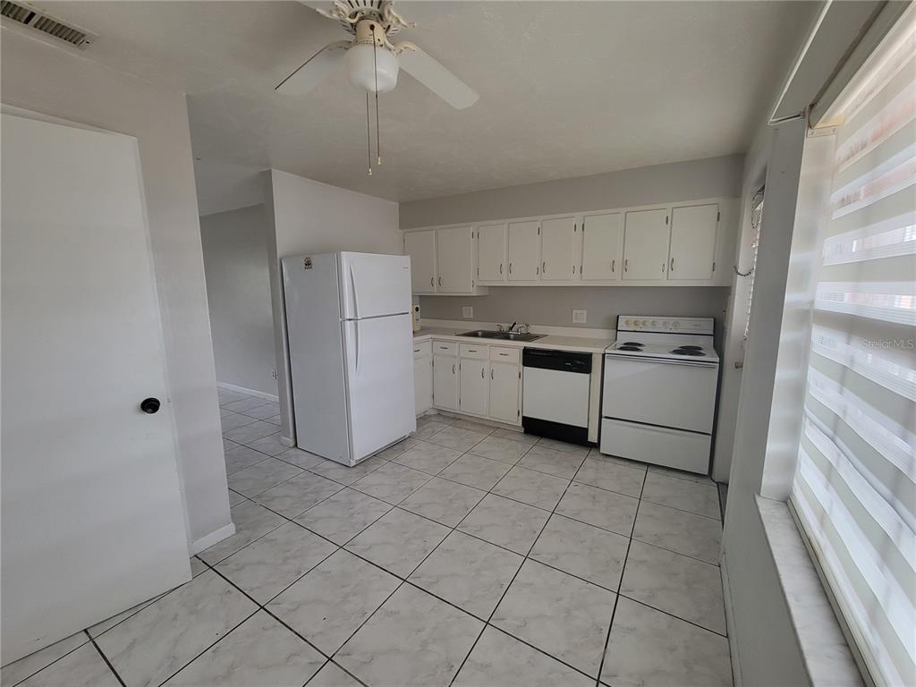1665 West Oak Ridge Road, Unit D Orlando, FL 32809 - Photo 5 of 44 Gallery Image 5