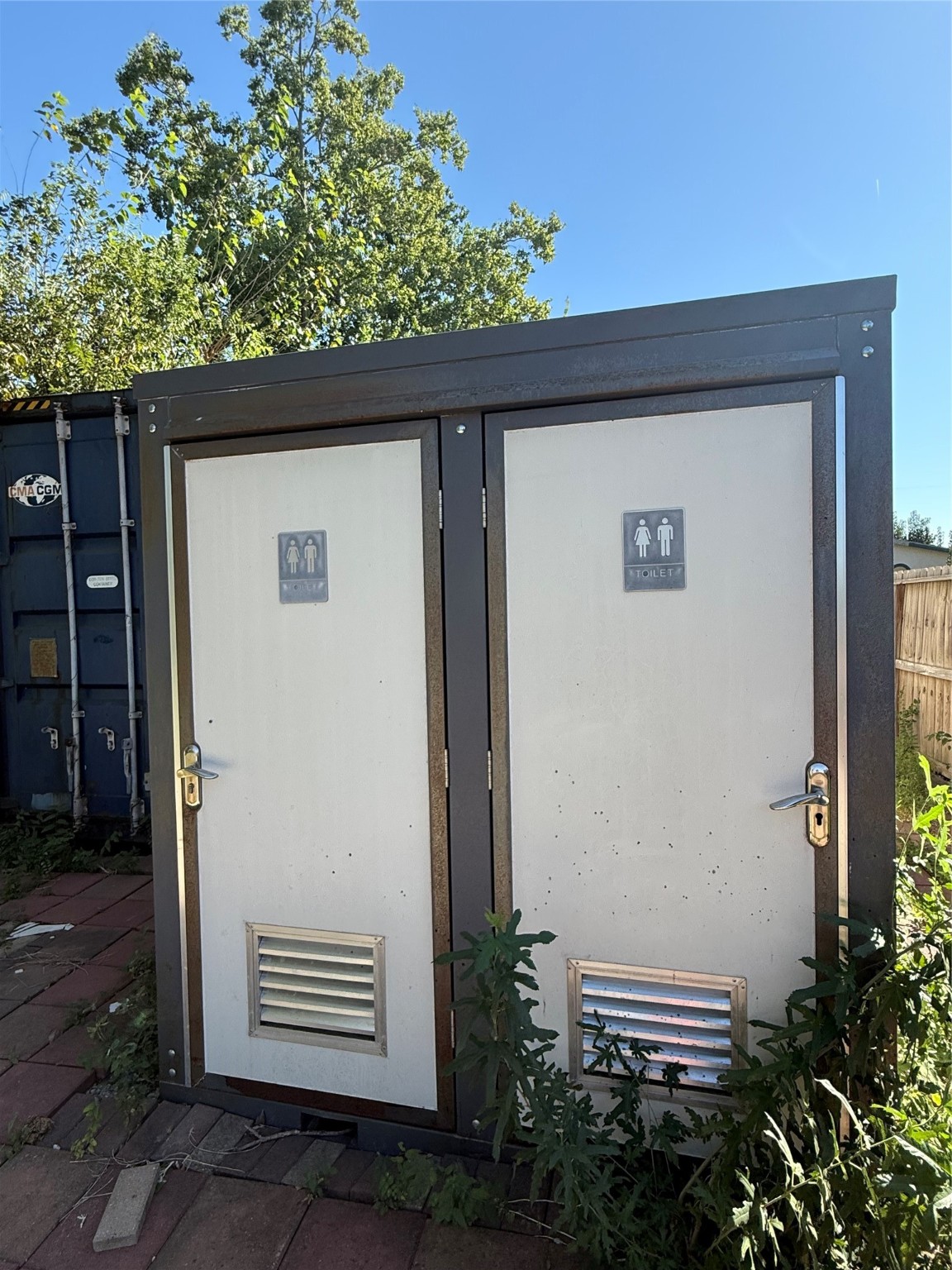 9838 Fillmore Street Houston, TX 77029 - Photo 8 of 9 a view of outdoor space and yard