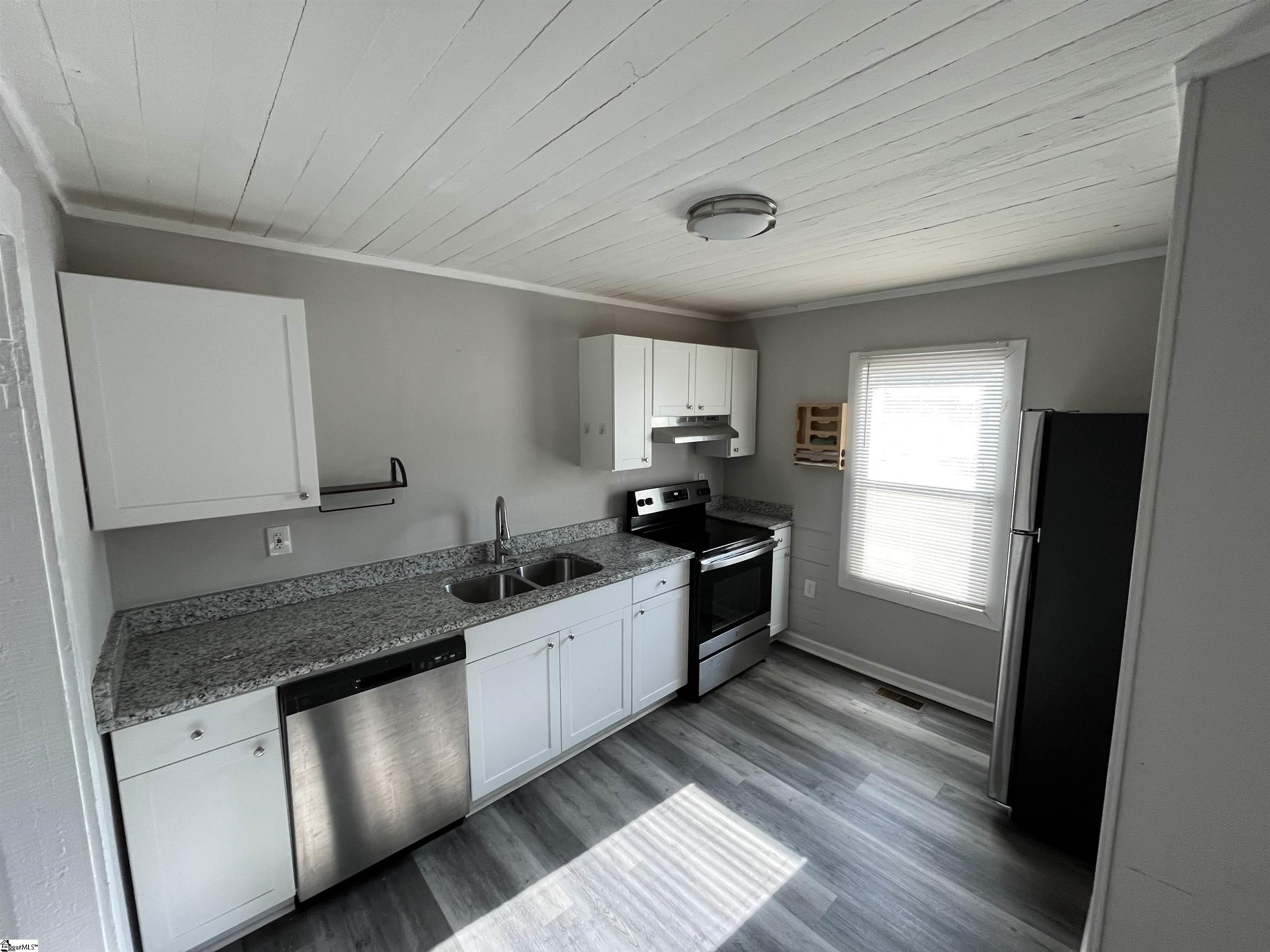 213 Law Street Woodruff, SC 29388 - Photo 2 of 19