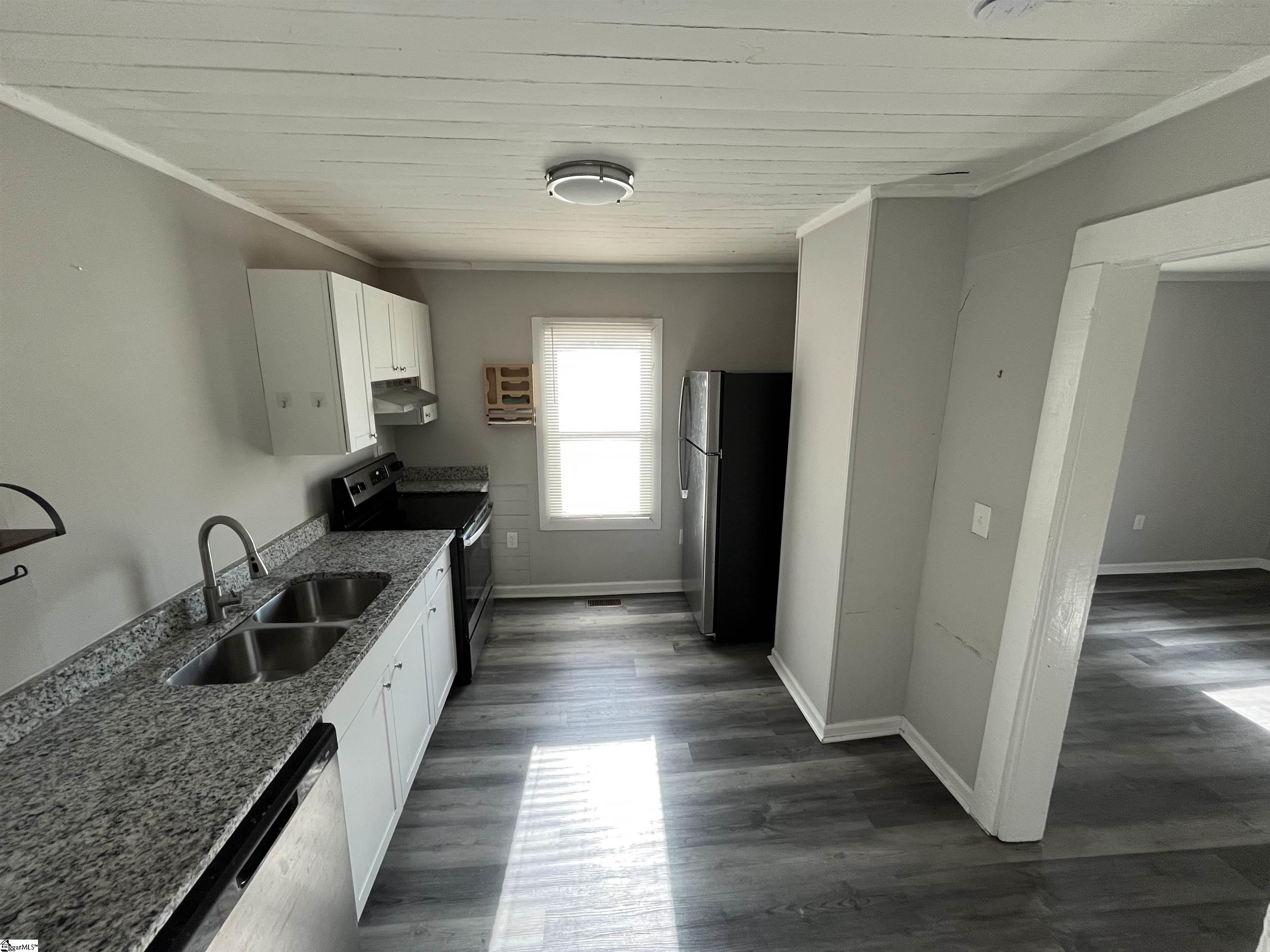 213 Law Street Woodruff, SC 29388 - Photo 10 of 19