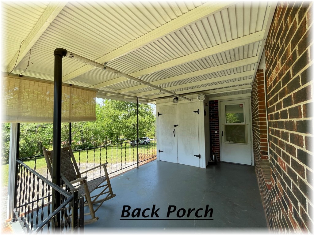 909 West South 4th Street Seneca, SC 29678 - Photo 7 of 31