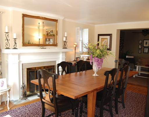 2022 Brookfield Road Pittsburgh, PA 15243 - Photo 3 of 15 Living Room.