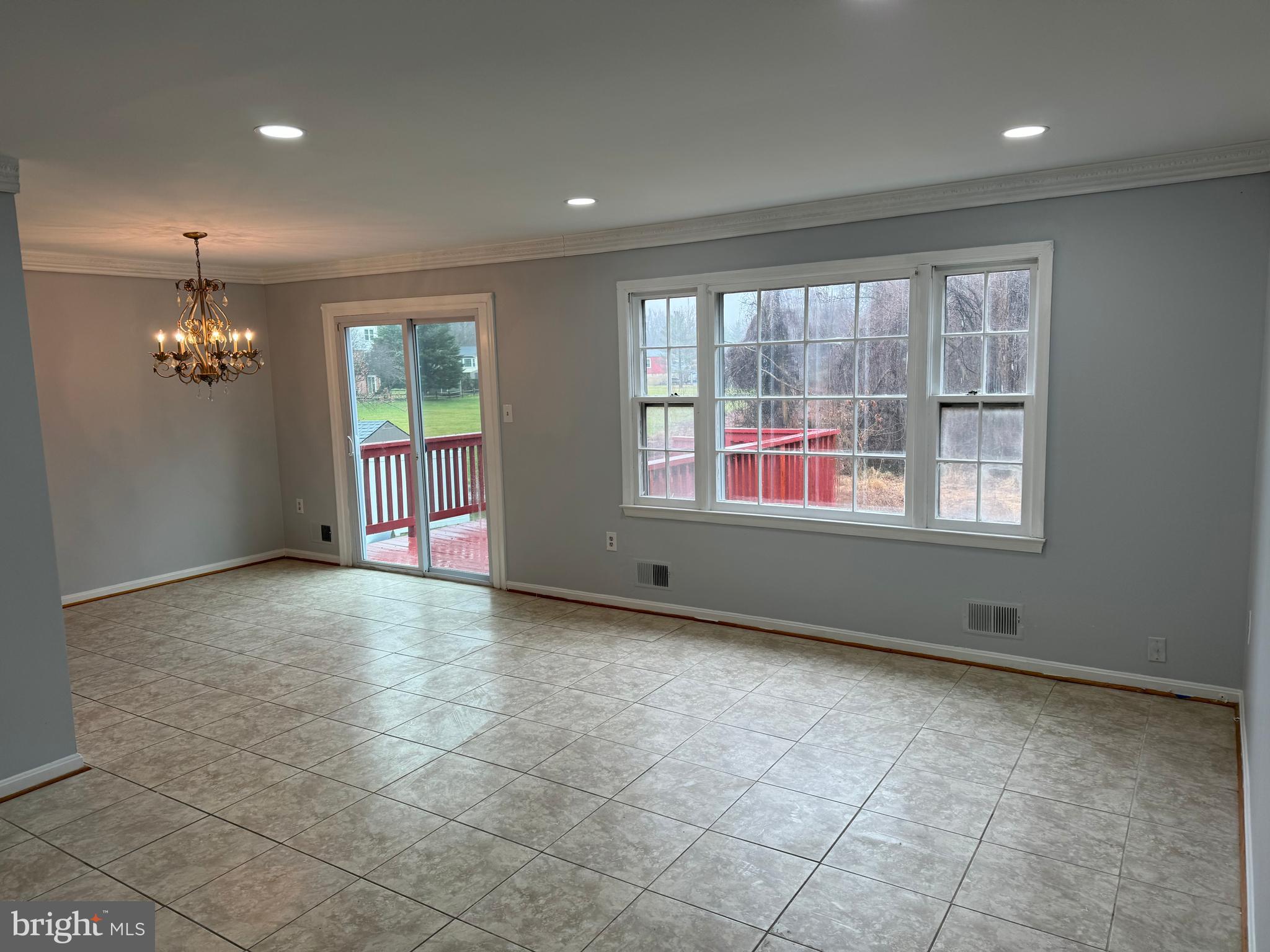 11721 Butlers Branch Road Clinton, MD 20735 - Photo 3 of 31 Living Room