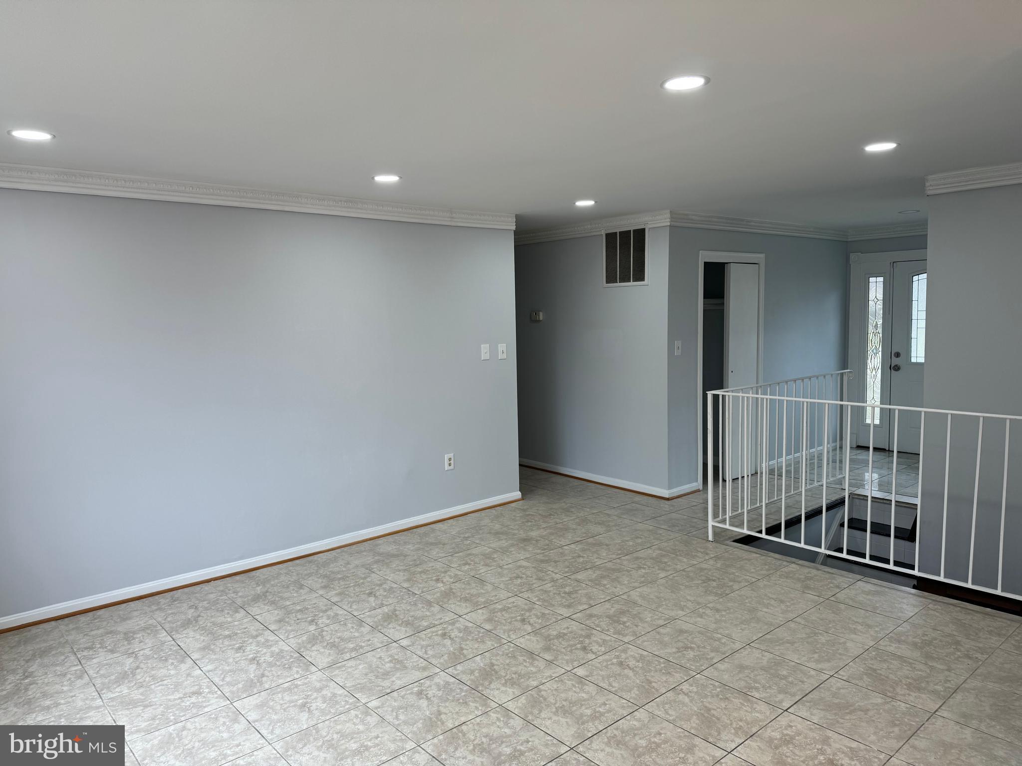 11721 Butlers Branch Road Clinton, MD 20735 - Photo 4 of 31 Living Room