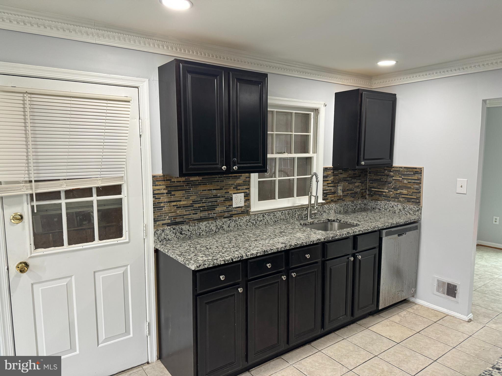 11721 Butlers Branch Road Clinton, MD 20735 - Photo 9 of 31 Kitchen