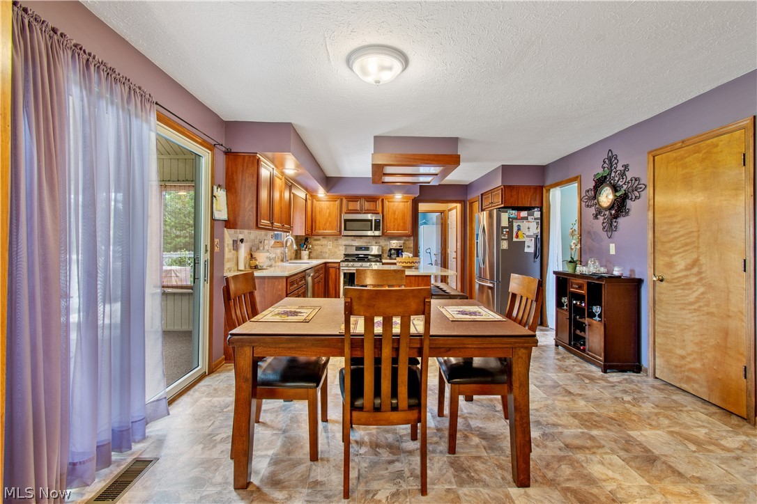 6815 Neff Road Medina, OH 44256 - Photo 9 of 32 Gallery Image 9