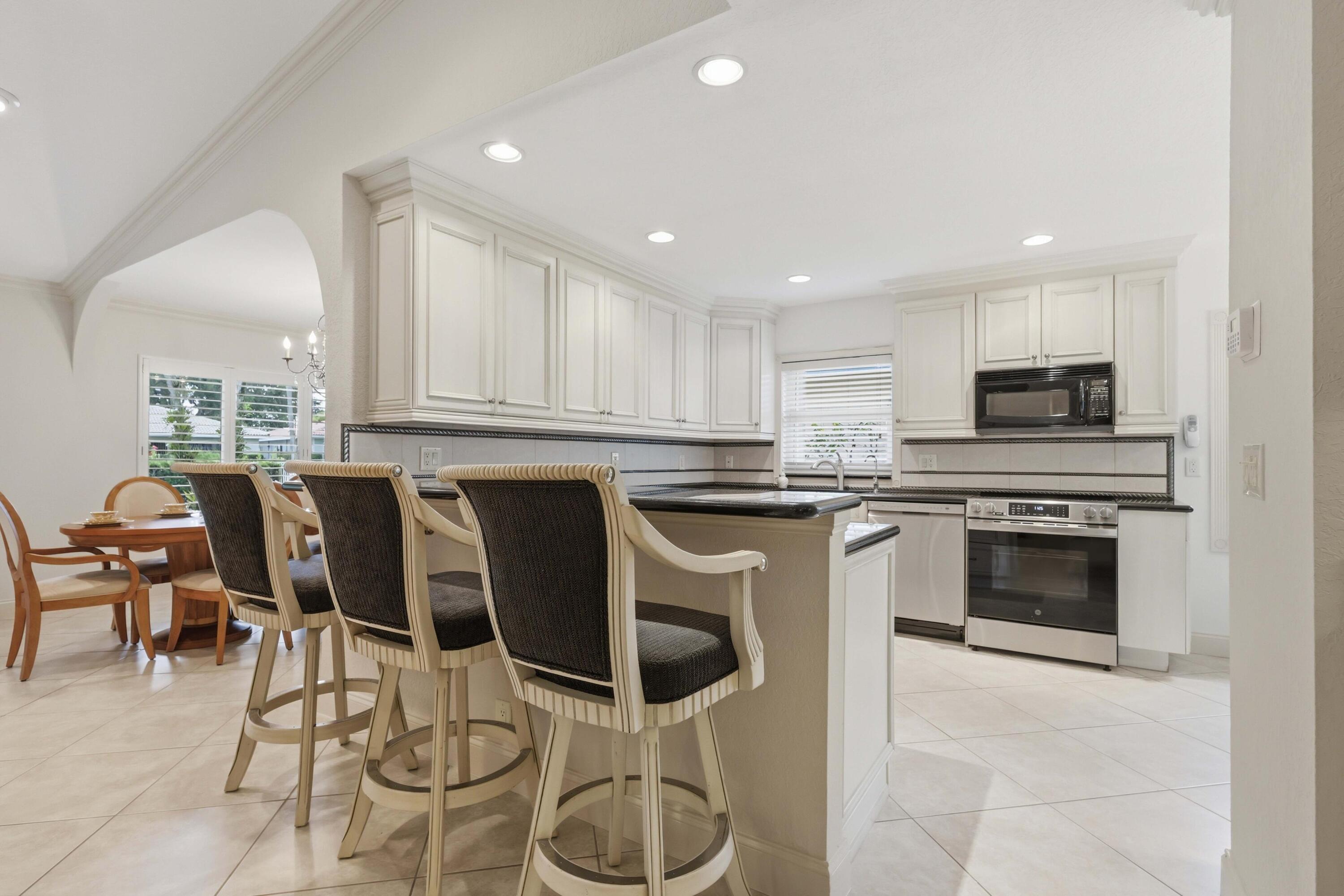 22041 Colony Drive Boca Raton, FL 33433 - Photo 8 of 35 08_beyc6ab1a7970cc40