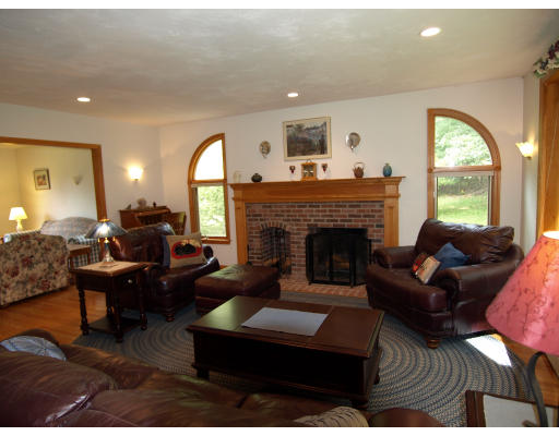 95 Sampson Road Bolton, MA 01740 - Photo 8 of 9