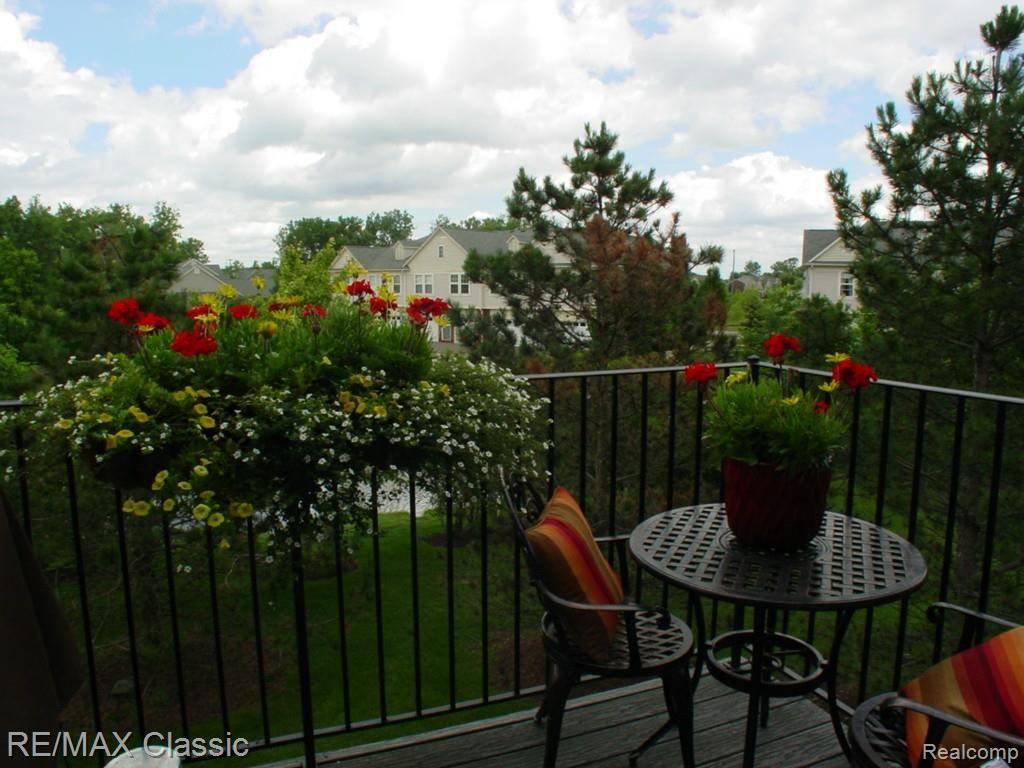 459 Cherry Orchard Road Canton, MI 48188 - Photo 8 of 29 DSC09210.jpg