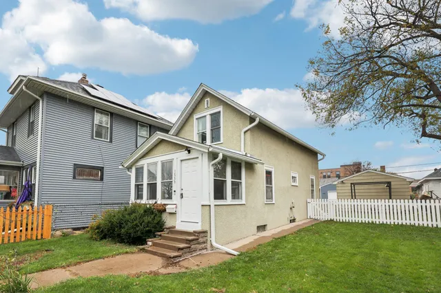 $285,000 | 1559 Almond Avenue, St. Paul, MN 55108