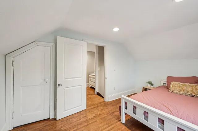 $285,000 | 1559 Almond Avenue, St. Paul, MN 55108