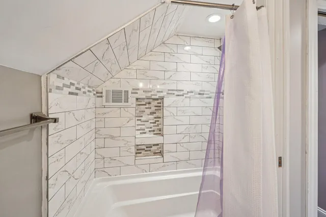 $285,000 | 1559 Almond Avenue, St. Paul, MN 55108