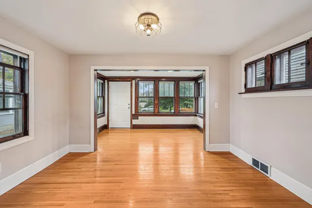 $285,000 | 1559 Almond Avenue, St. Paul, MN 55108