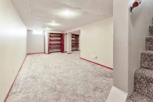 $319,900 | 105 Colchester Drive, Normal, IL 61761