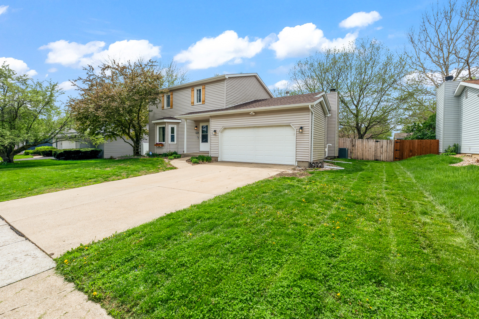 105 Colchester Drive Normal, IL 61761 - Photo 4 of 54