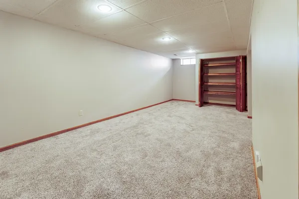 $319,900 | 105 Colchester Drive, Normal, IL 61761