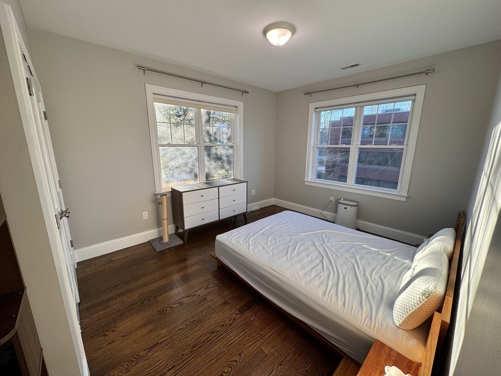 3 Saco Street, Unit 3 Newton, MA 02464 - Photo 4 of 41