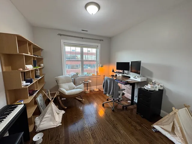 $2,800 | 3 Saco Street, Unit 3, Newton, MA 02464