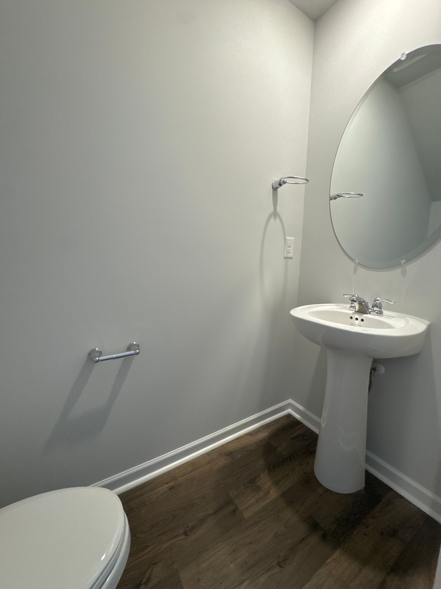 905 Highfield Way Lebanon, TN 37087 - Photo 4 of 15 a bathroom with a sink toilet and a mirror