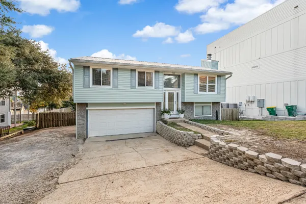 $495,000 | 328 Summit Drive, Destin, FL 32541