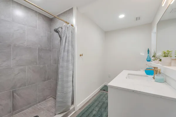 $495,000 | 328 Summit Drive, Destin, FL 32541