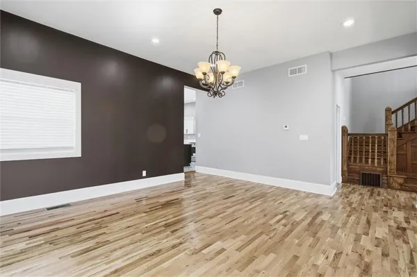 $425,000 | 406 East Forest Street, Harrisonville, MO 64701