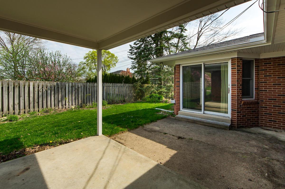 2372 Lytham Road Columbus, OH 43220 - Photo 44 of 62